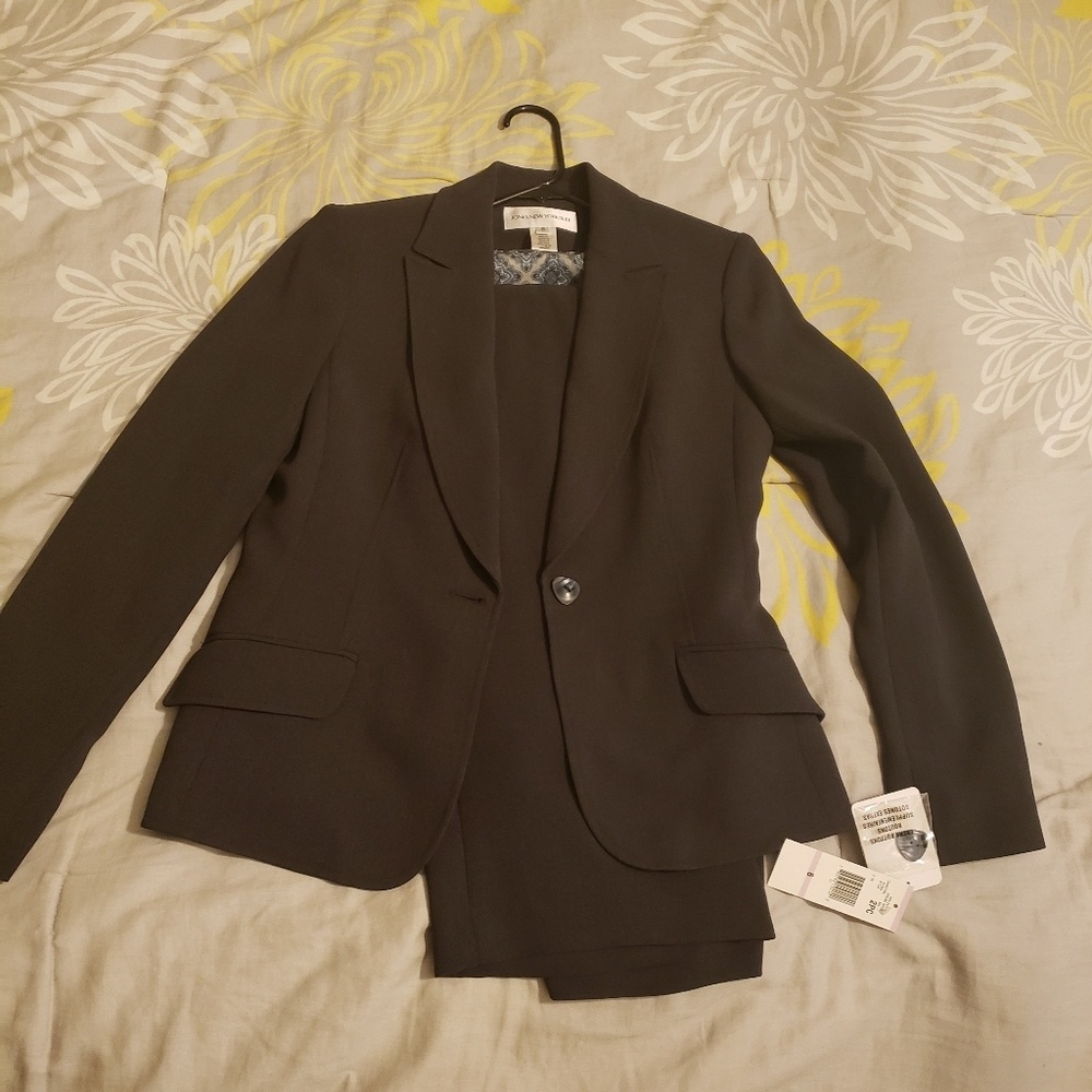 Jones New York 2 pc pant suit